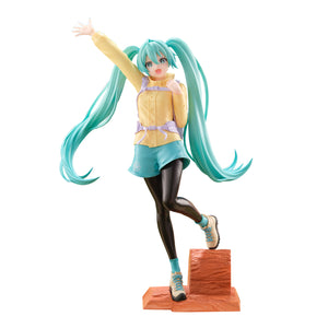 Hatsune Miku Holiday Memories Mountain Climbing Figure 89614